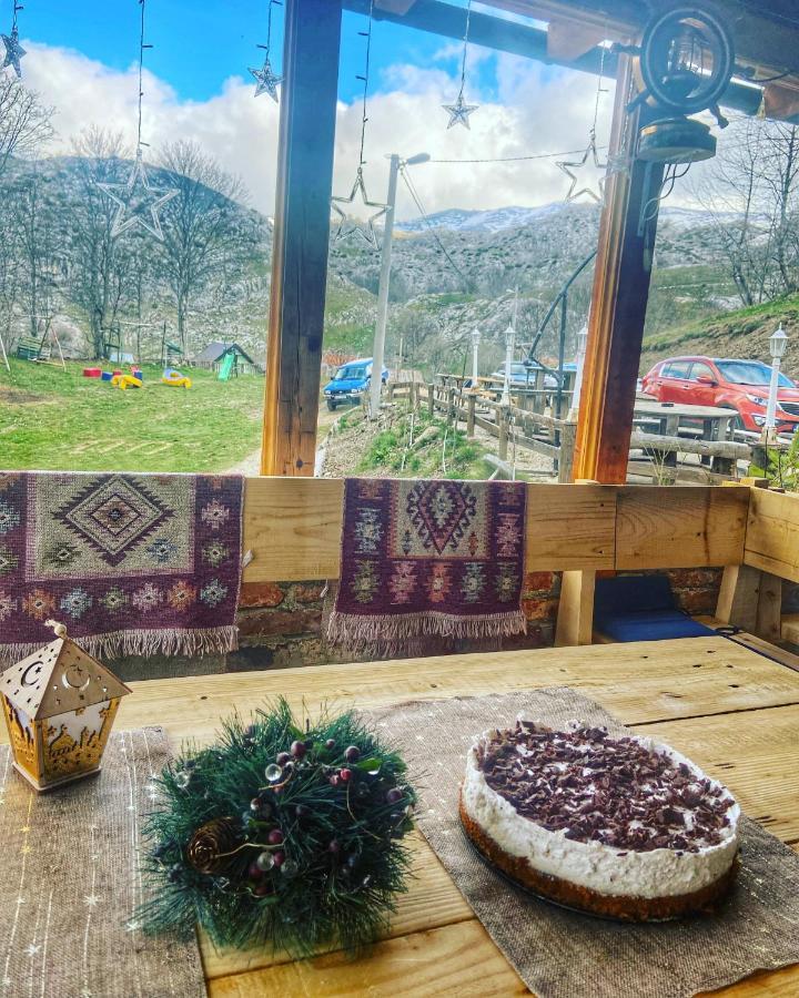 Konak Umoljani Luaran gambar