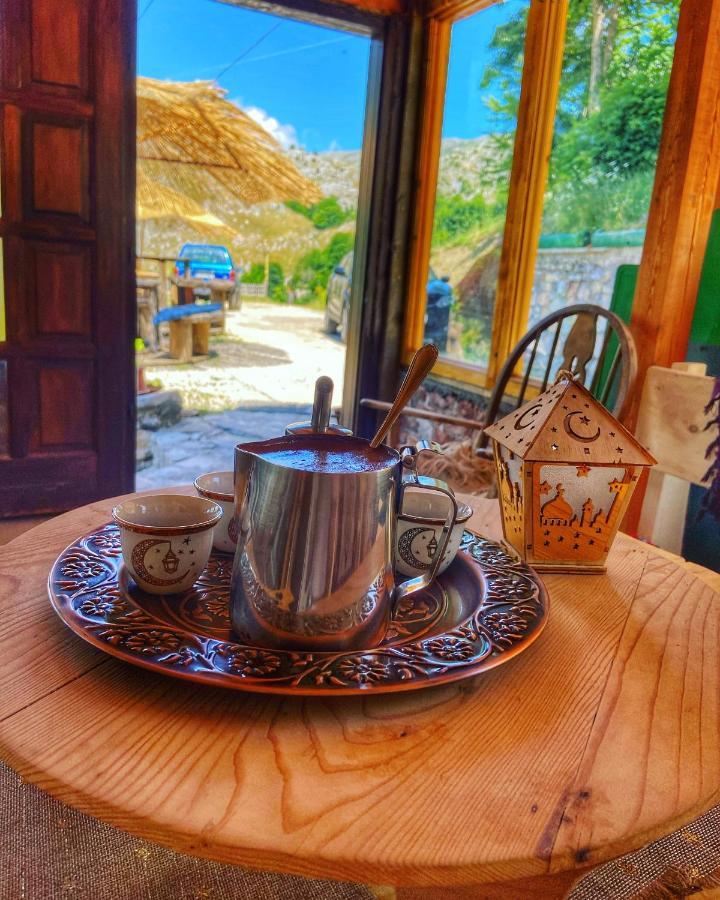 Konak Umoljani Luaran gambar