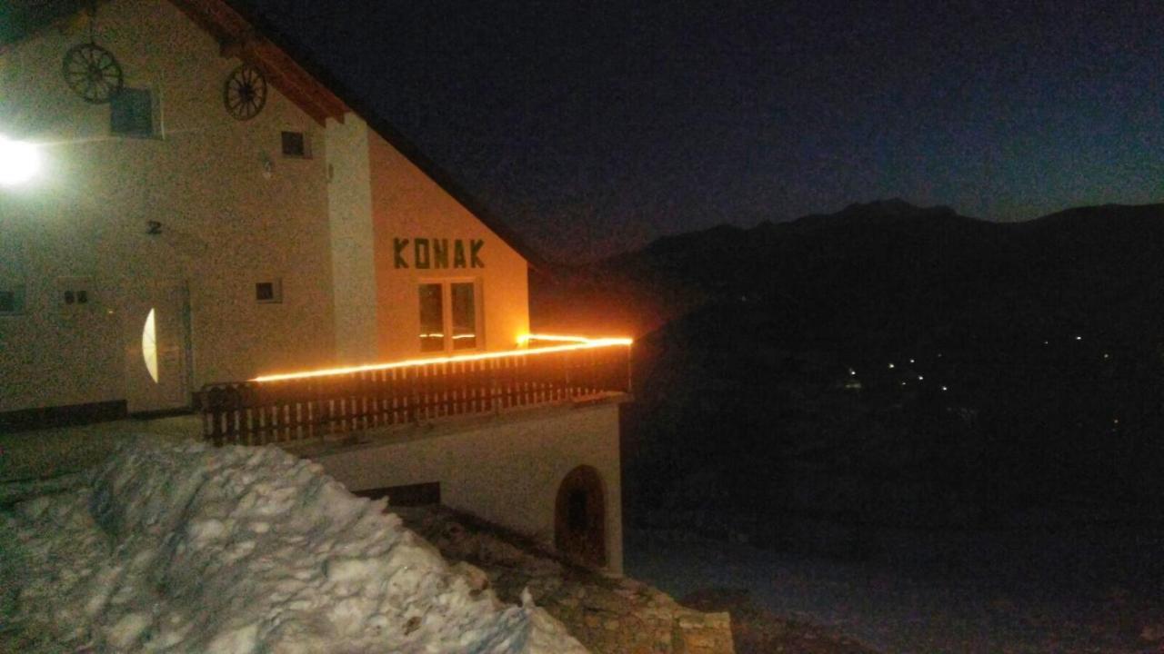 Konak Umoljani Luaran gambar